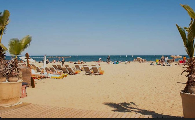 تور تابستانی اروپا 1404 سفر به شهر ساحلی سانتاسوزانا در اسپانیا